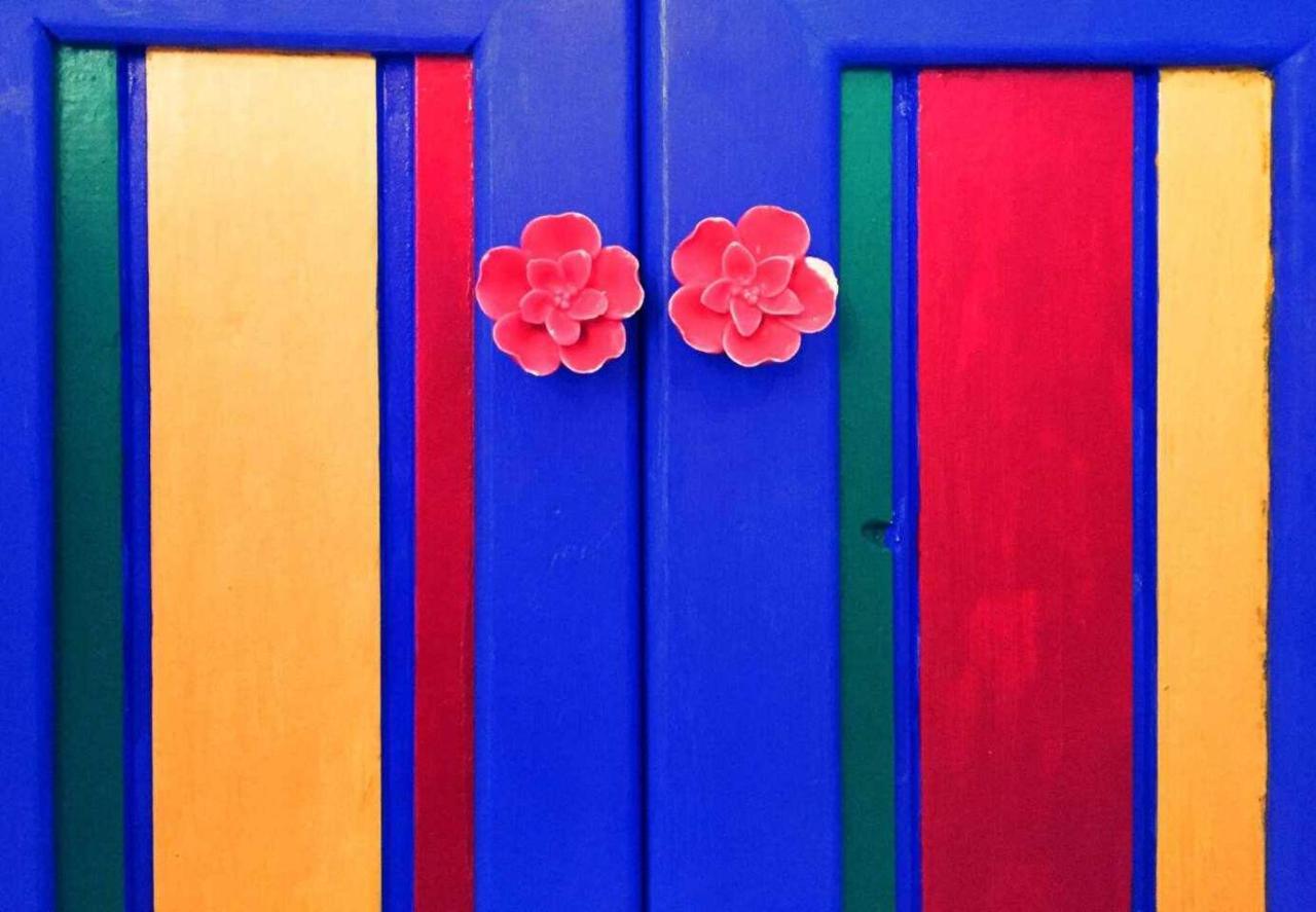 El Mundo De Frida Parking Y Terraza Conil De La Frontera Exterior foto