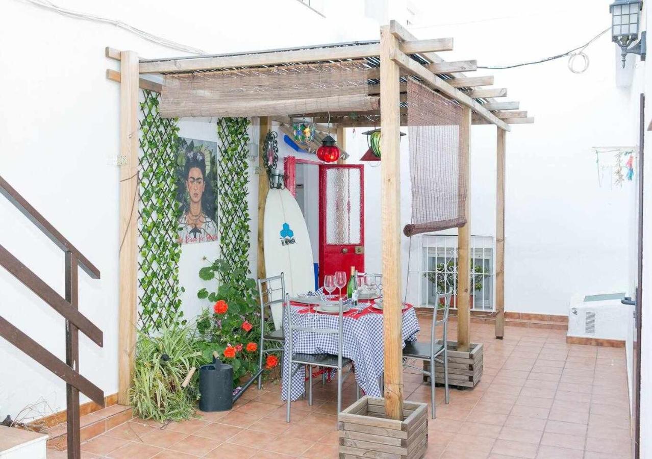 El Mundo De Frida Parking Y Terraza Conil De La Frontera Exterior foto